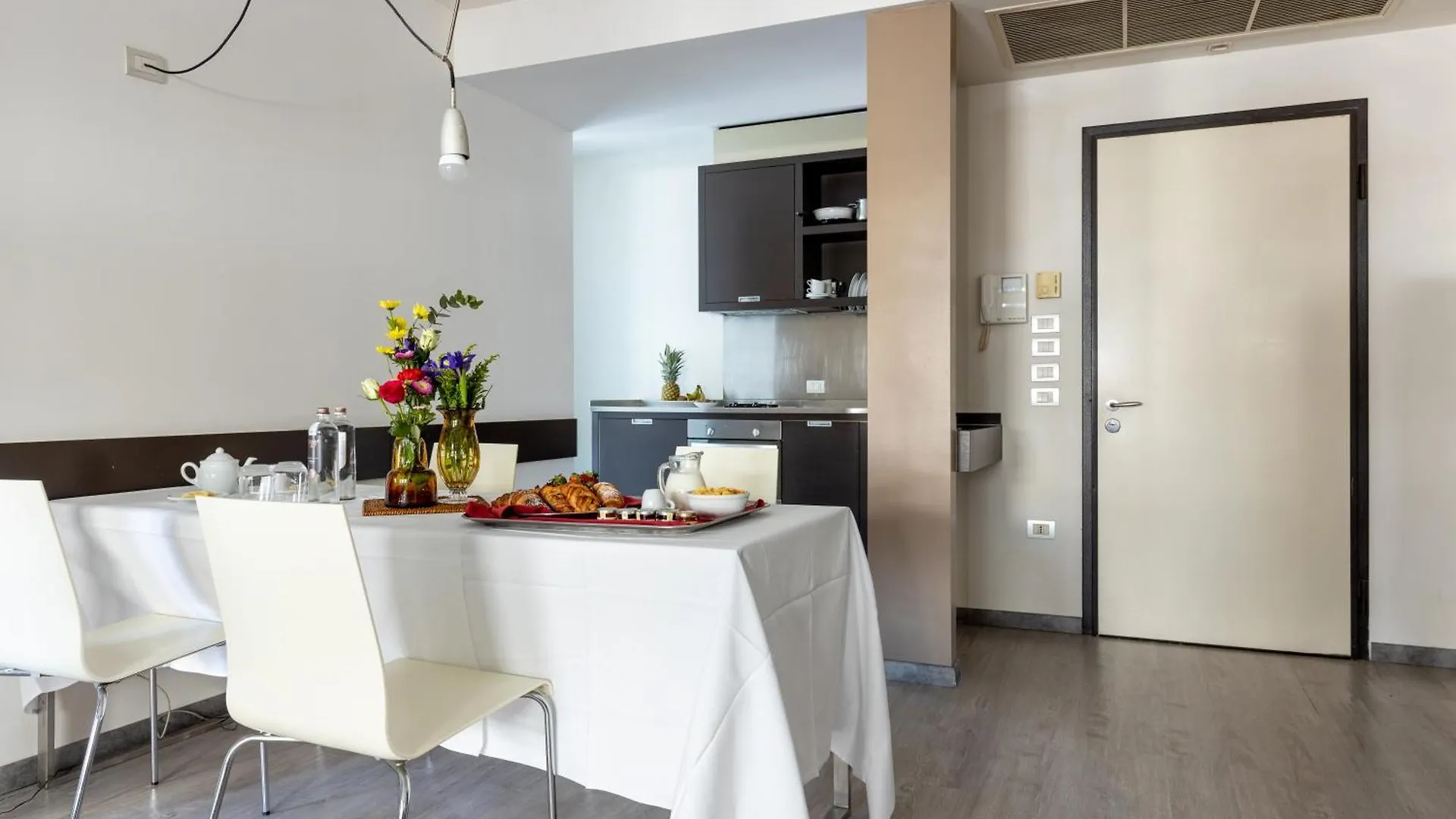 ****  Wall Art Hotel & Residence Prato  Italië