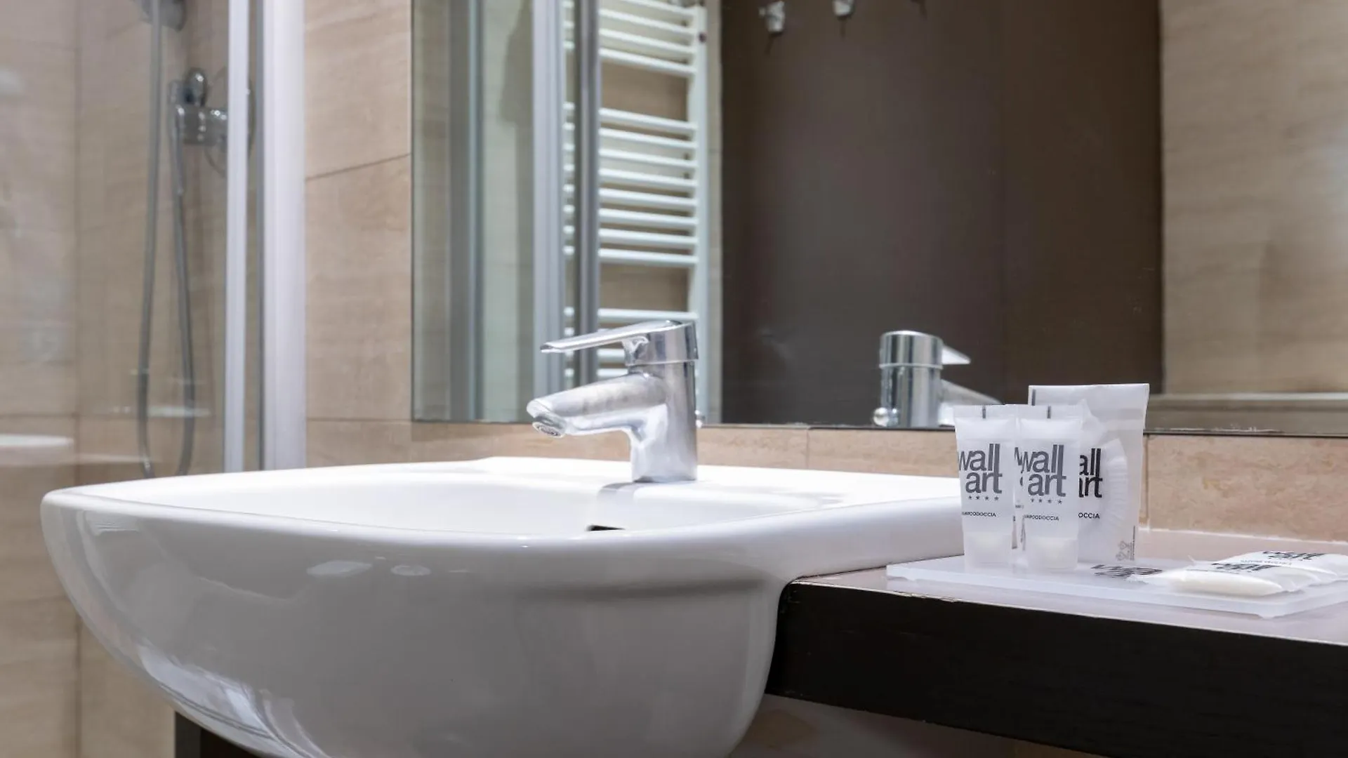 Wall Art Hotel & Residence Prato   Prato (Prato)