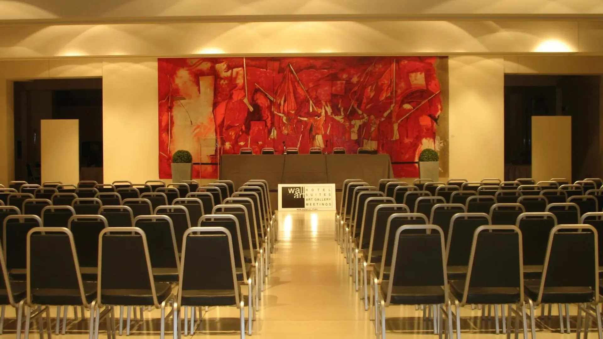 Wall Art Hotel & Residence Prato  Italien