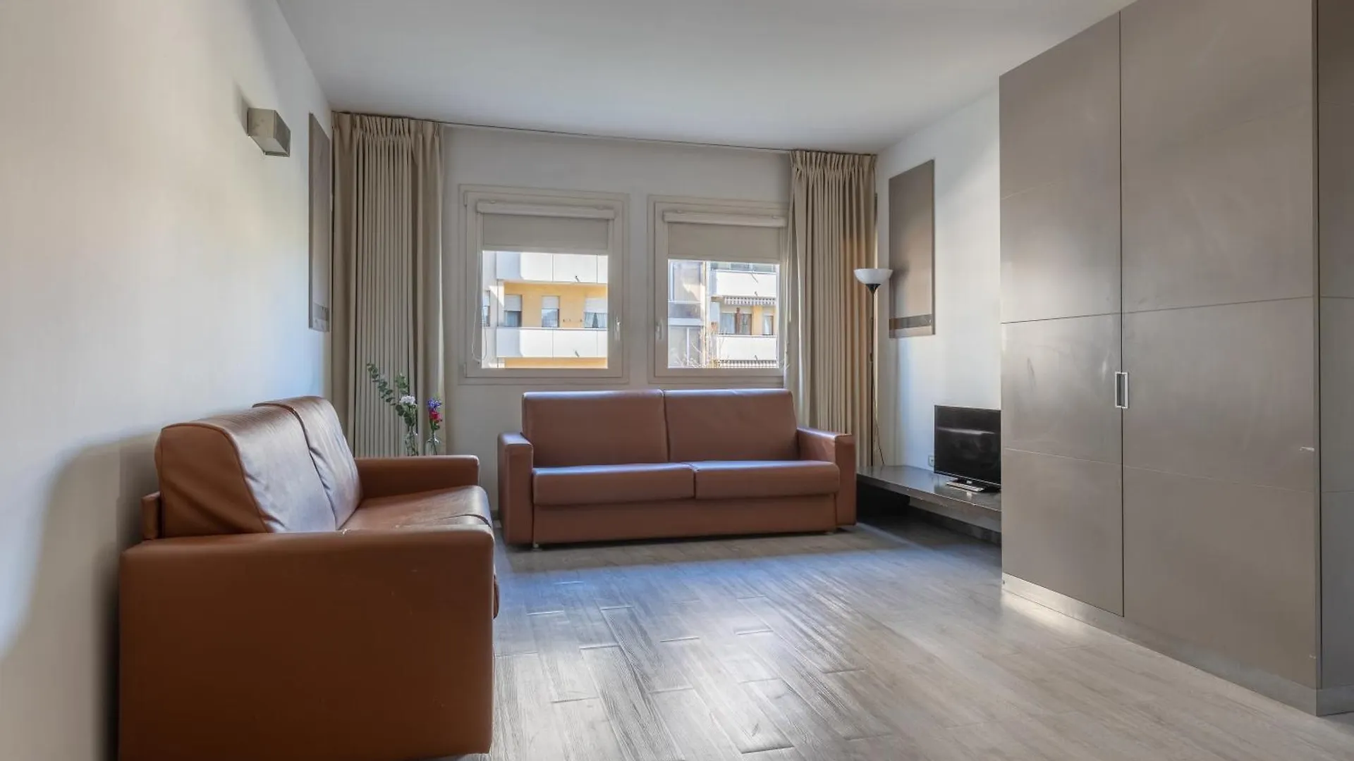 Wall Art Hotel & Residence Prato  Italien