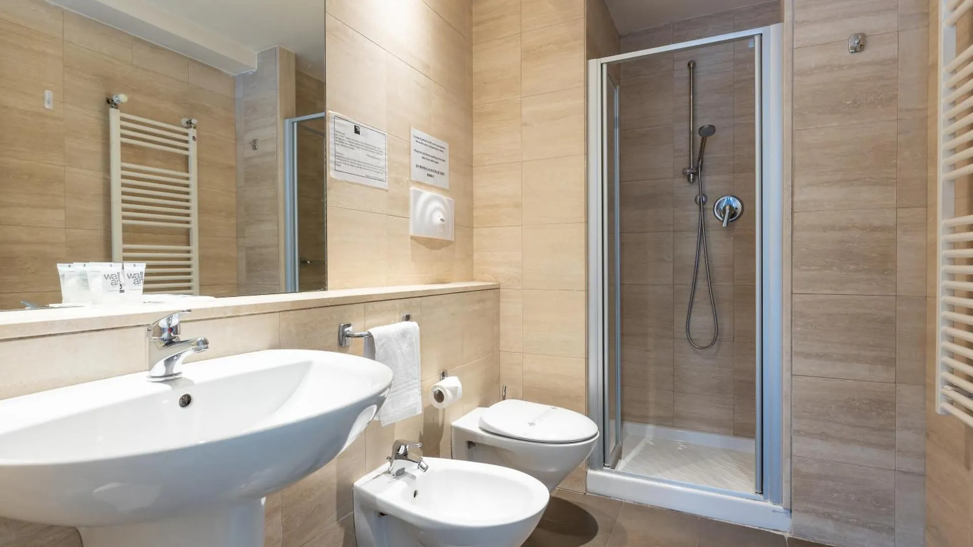 Wall Art Hotel & Residence Prato  4*, Prato (Prato) Italien