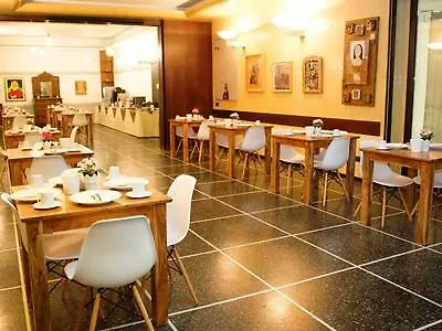 Wall Art Hotel & Residence Prato  İtalya